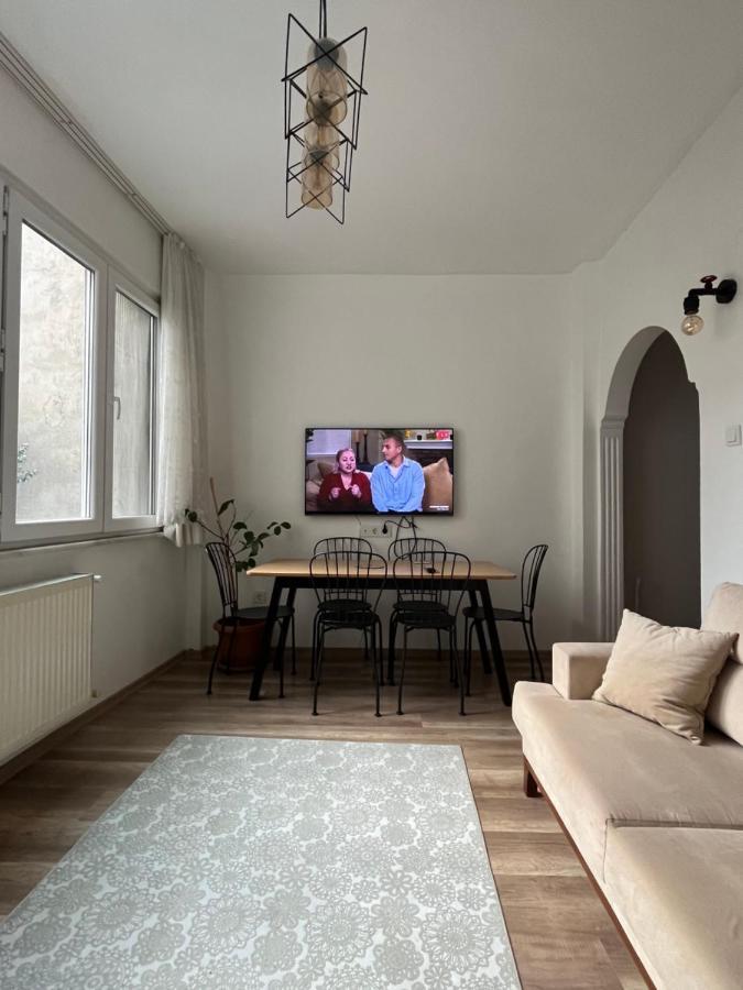 이스탄불 Centrally Located, 2+1 House In Taksim, Cihangir 아파트 외부 사진
