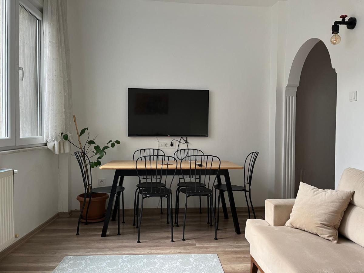이스탄불 Centrally Located, 2+1 House In Taksim, Cihangir 아파트 외부 사진